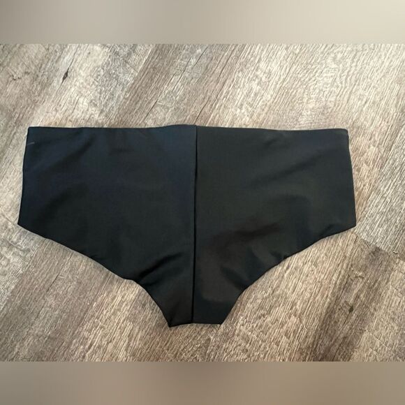 Nike Women Hydralock Fusion Cheeky Kickshort-Size Large - Picture 3 of 10